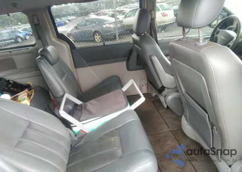 2008 Chrysler Town & Country Touring from USA, damaged, VIN 2A8HR54P68R754561